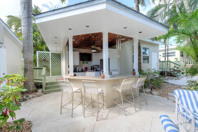 (3) 3831 Duck Ave-15