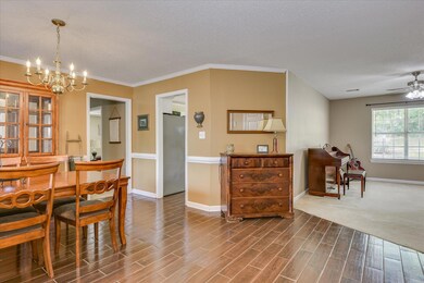 Dining and flex space