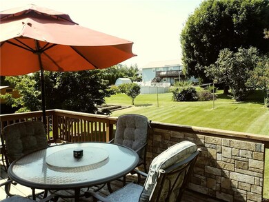 Rear deck pic 2 showing garden to the left and bac