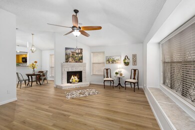 2605 Aquaduct Ct, Bedford, TX 76022 - photo 2