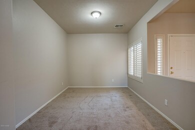 Formal dining or office - your choice!