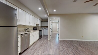 201 Winter Park unit B, College Station, TX 77840 - photo 6