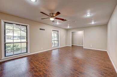 1302 Oak Creek Dr, Richmond, TX 77469 - photo 6