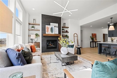 16204 S Twilight Ln, Olathe, KS 66062 - photo 6