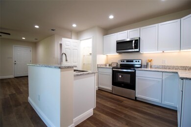 207 N Bond St, Whitewright, TX 75491 - photo 7