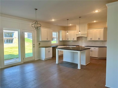 6122 Lewis Dr, Shawnee, KS 66226 - photo 2