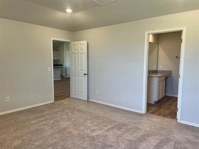 1205 E Ruger Ln, Mustang, OK 73064 - photo 7