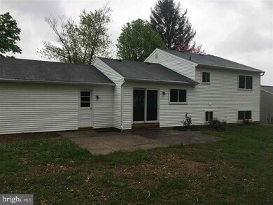 4816 Sweetbrier Dr, Harrisburg, PA 17111 - photo 2