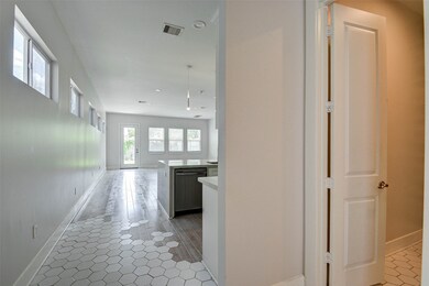 114 E 39th St unit E, Houston, TX 77018 - photo 4