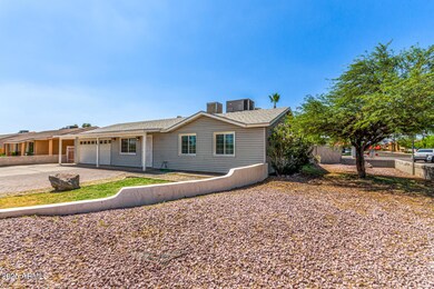 7047 W Almeria Rd, Phoenix, AZ 85035 - photo 4
