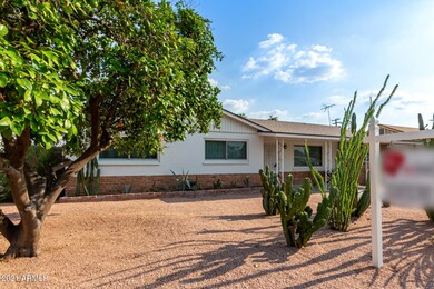 1027 E Las Palmaritas Dr, Phoenix, AZ 85020 - photo 2