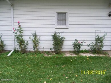 503 Forrest St, Wayland, MI 49348 - photo 3