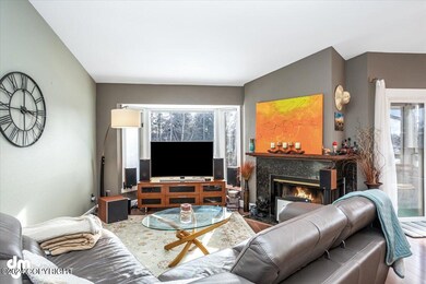07-Living Room_IMG_7470