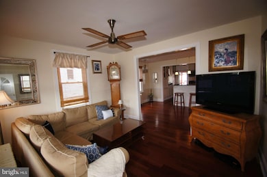 4512 Forest View Ave, Baltimore, MD 21206 - photo 3