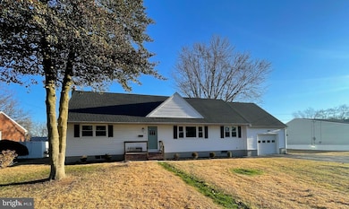 140 Castle Heights Ave, Pennsville, NJ 08070 - photo 2