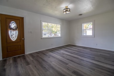 409 S Mulberry St, Farmland, IN 47340 - photo 5