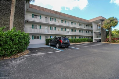 5635 Rattlesnake Hammock Rd unit 102D, Naples, FL 34113 - photo 3