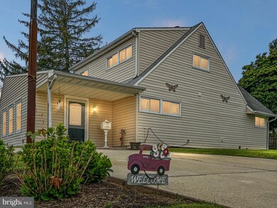 57 Red Maple Ln, Levittown, PA 19055 - photo 2