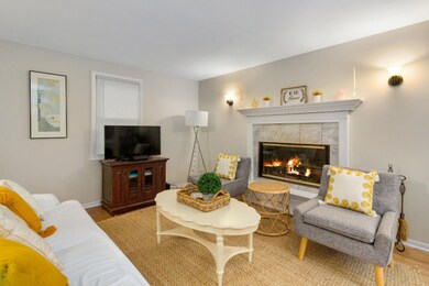03_722WWaterST_1_LivingRoom_HiRes