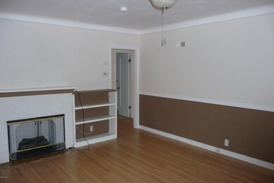 Living Room v1.JPG