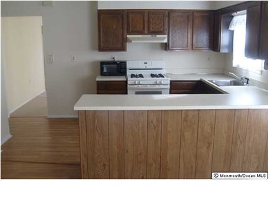 437 Costa Mesa Dr, Toms River, NJ 08757 - photo 5