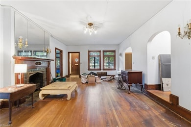 313 Woodrow Ave, High Point, NC 27262 - photo 5