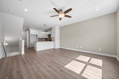 5262 Ella Blvd unit 408, Houston, TX 77018 - photo 4