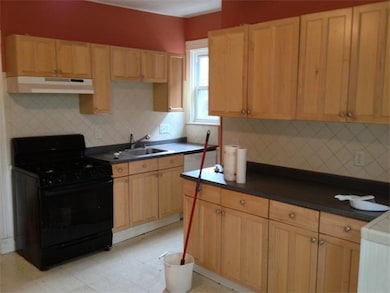 139 Winthrop Rd unit 2, Brookline, MA 02445 - photo 6