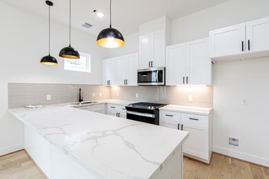 2509 Stuart St, Houston, TX 77004 - photo 3