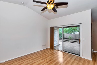 8423 W Berkeley Rd-large-006-9-Main Livi