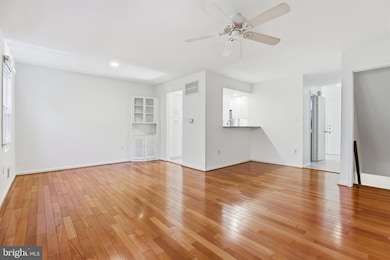 5 Hyacinth Ct, Gaithersburg, MD 20878 - photo 7