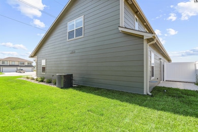 2712 Tim Rogers Ln, Salina, KS 67401 - photo 3