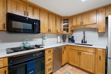 7-web-or-mls-007-14LockwoodDrive-Apt1C-C