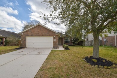 940 Wildwinn Dr, Alvin, TX 77511 - photo 2