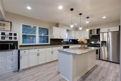 2100 N York St, Independence, MO 64058 - photo 5