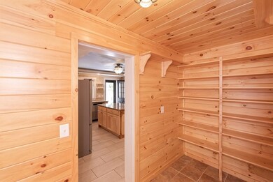 50 S Main St unit 1, Uxbridge, MA 01569 - photo 5