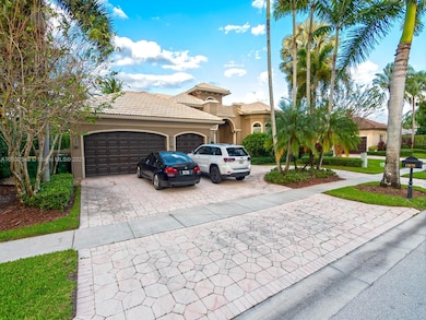 11075 Blue Palm St, Plantation, FL 33324 - photo 3