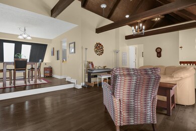 6-web-or-mls-301-flint-ridge-dr