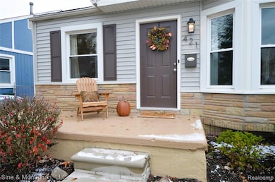 421 W Kalama Ave, Madison Heights, MI 48071 - photo 3