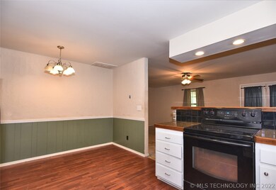 21511 E 33rd St S, Broken Arrow, OK 74014 - photo 3