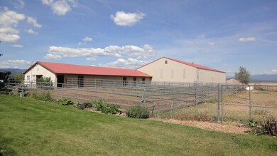 Stalls & pens & arena