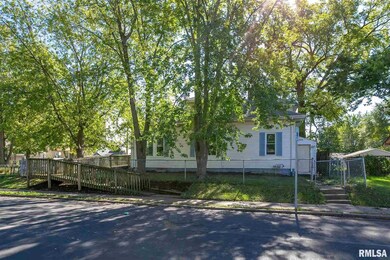 1330 N Fillmore St, Davenport, IA 52804 - photo 2