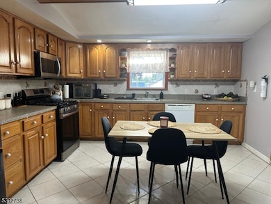 828 Allen St, Linden, NJ 07036 - photo 5