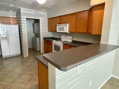 1819 Shay-Lin Ct, Niceville, FL 32578 - photo 2