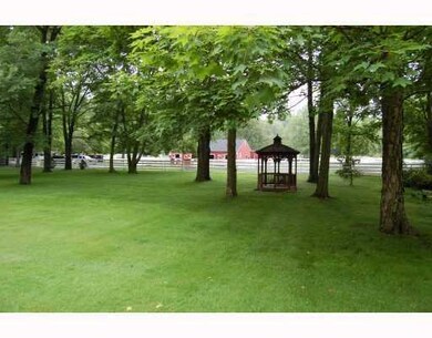 40 Locust Rd, Greenwich, CT 06831 - photo 2