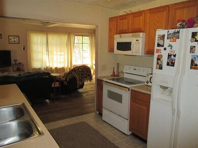 10760 Blackwell Rd, Central Point, OR 97502 - photo 6