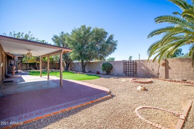 4425 E Beverly Lane-39
