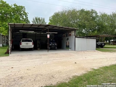 21 S Hula Popper Loop, Crystalcit, TX 78839 - photo 2