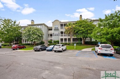 Great location between Savannah and Tybee