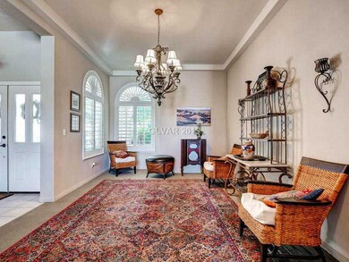 Dining Room. Large beautiful space with two shutte